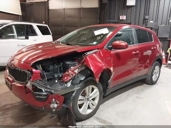 KNDPMCAC5J7446747 2018 KIA SPORTAGE - Image 2