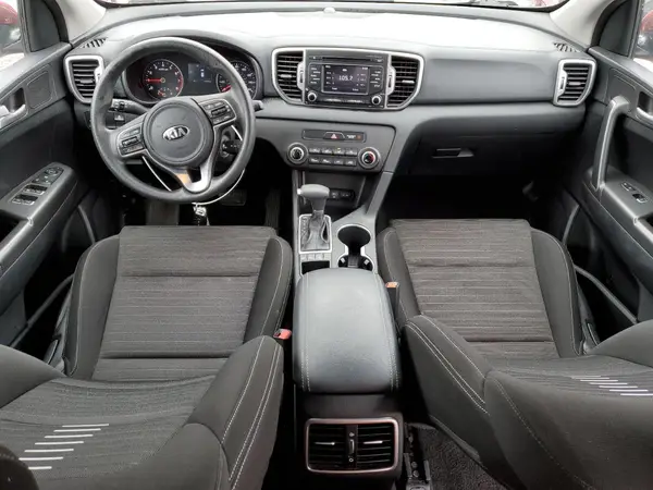 KNDPMCAC5J7462446 2018 KIA SPORTAGE - Image 8
