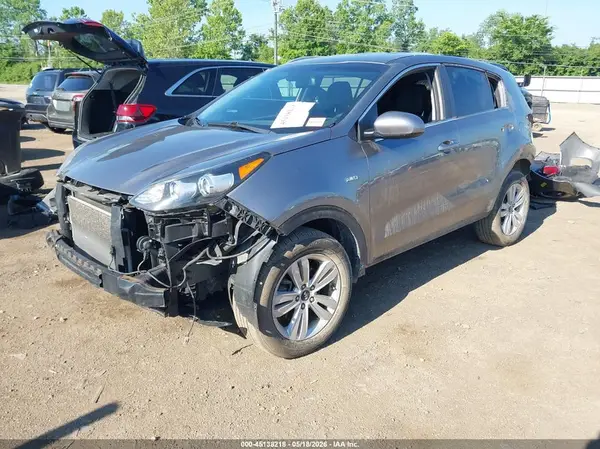 KNDPMCAC5J7476590 2018 KIA SPORTAGE - Image 2