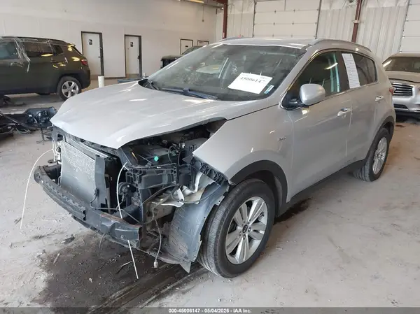 KNDPMCAC5J7481689 2018 KIA SPORTAGE - Image 2
