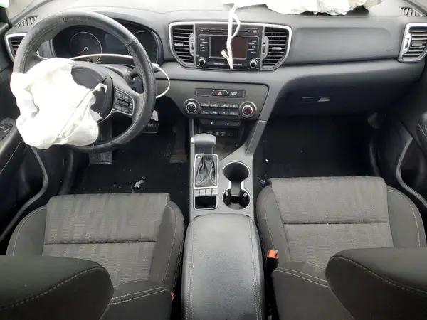 KNDPMCAC5J7483202 2018 KIA SPORTAGE - Image 8