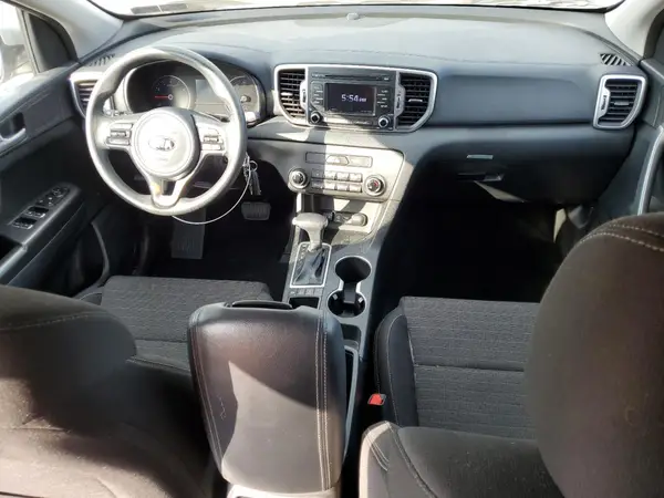 KNDPMCAC5J7484267 2018 KIA SPORTAGE - Image 8