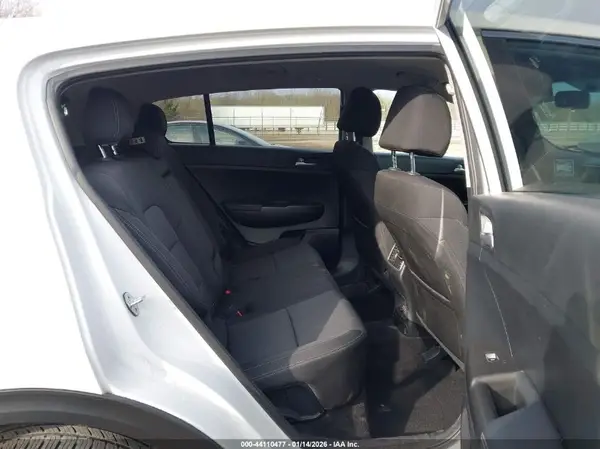 KNDPMCAC5K7498445 2019 KIA SPORTAGE - Image 8
