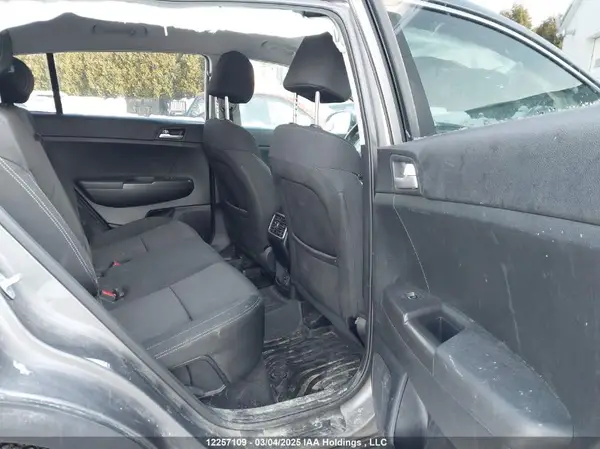 KNDPMCAC5K7529225 2019 KIA SPORTAGE - Image 8