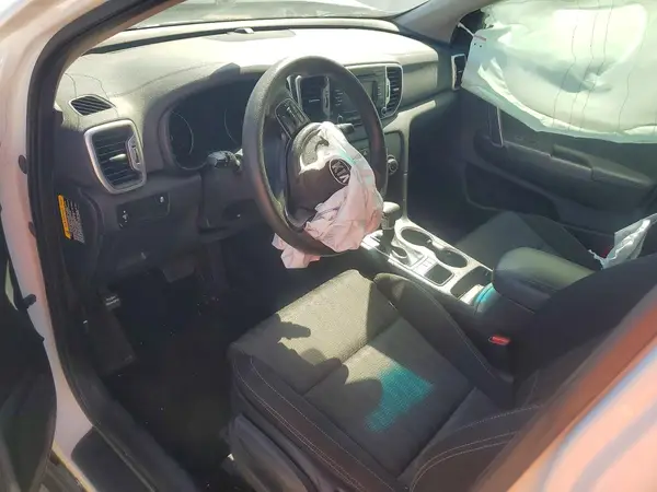 KNDPMCAC5K7532402 2019 KIA SPORTAGE - Image 8