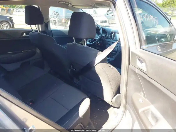 KNDPMCAC5K7556571 2019 KIA SPORTAGE - Image 8