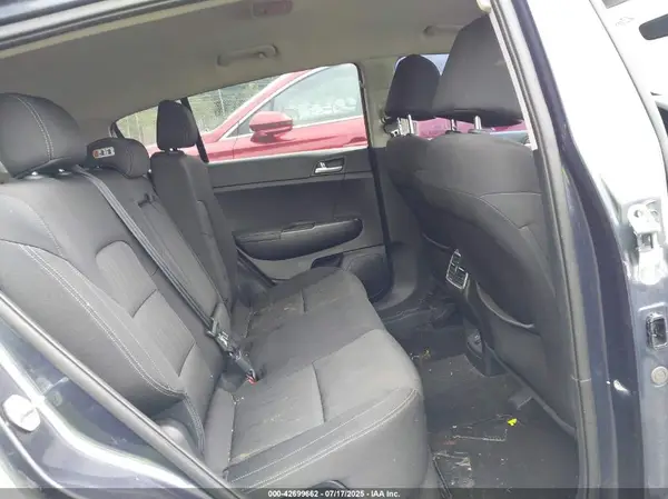KNDPMCAC5K7562936 2019 KIA SPORTAGE - Image 8