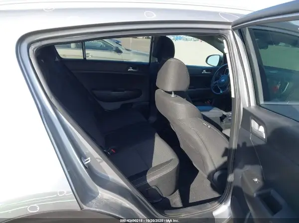 KNDPMCAC5K7565741 2019 KIA SPORTAGE - Image 8