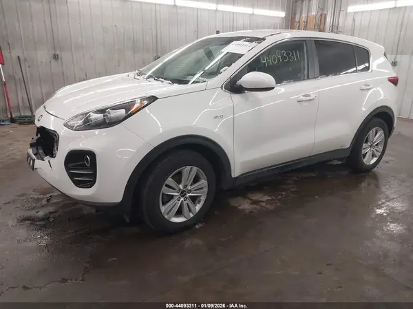 KNDPMCAC5K7595869 2019 KIA SPORTAGE - Image 2