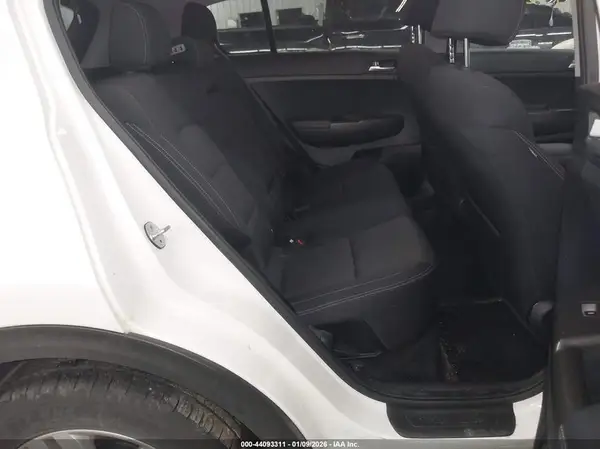 KNDPMCAC5K7595869 2019 KIA SPORTAGE - Image 8
