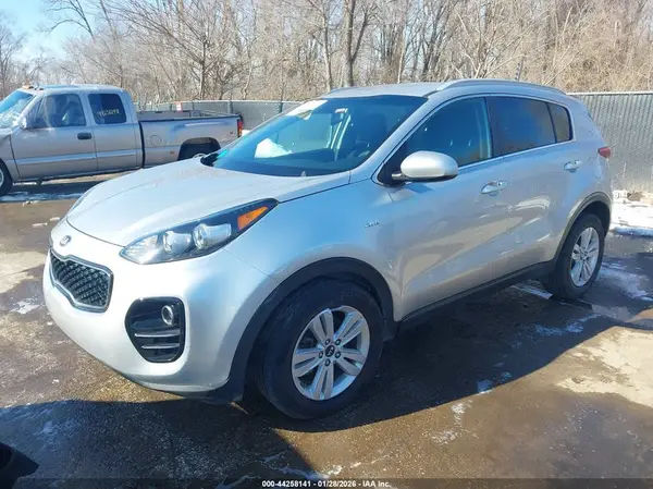 KNDPMCAC5K7607261 2019 KIA SPORTAGE - Image 2