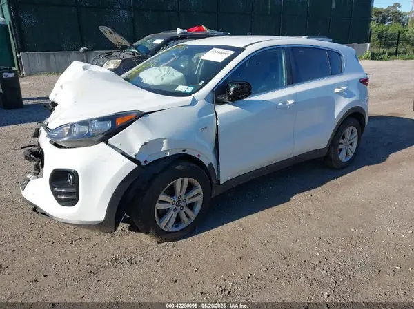 KNDPMCAC5K7608992 2019 KIA SPORTAGE - Image 2