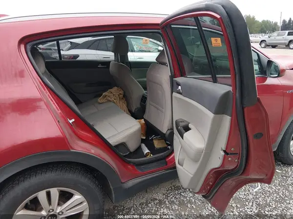 KNDPMCAC5K7612797 2019 KIA SPORTAGE - Image 8