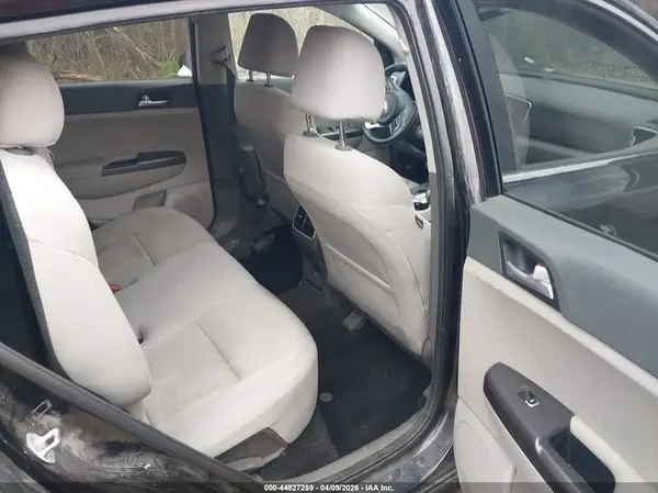 KNDPMCAC5K7616915 2019 KIA SPORTAGE - Image 8