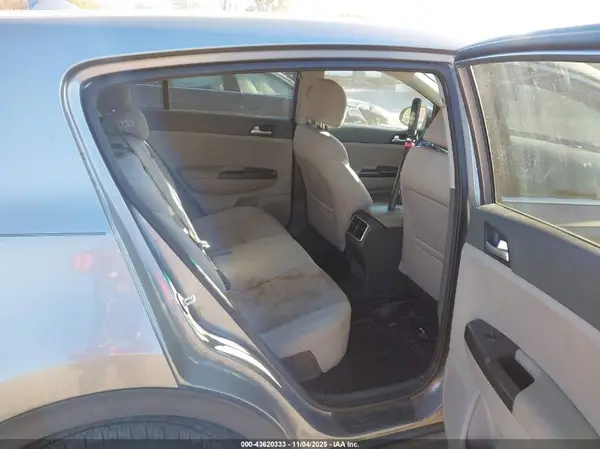 KNDPMCAC5K7621502 2019 KIA SPORTAGE - Image 8