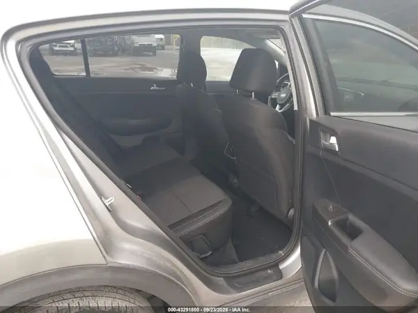 KNDPMCAC5M7857859 2021 KIA SPORTAGE - Image 8