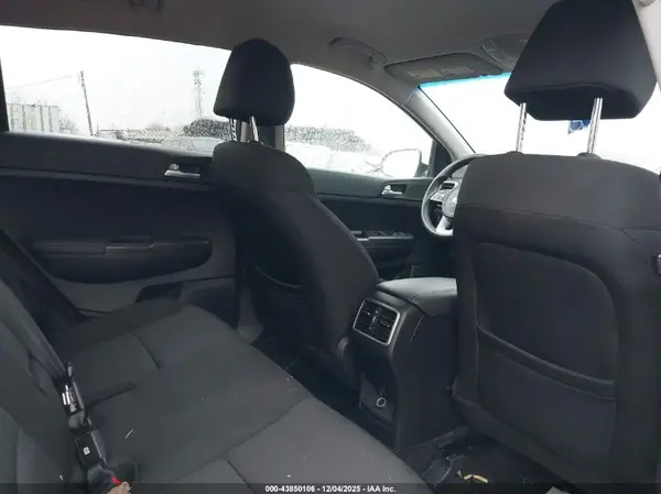 KNDPMCAC5M7902038 2021 KIA SPORTAGE - Image 8