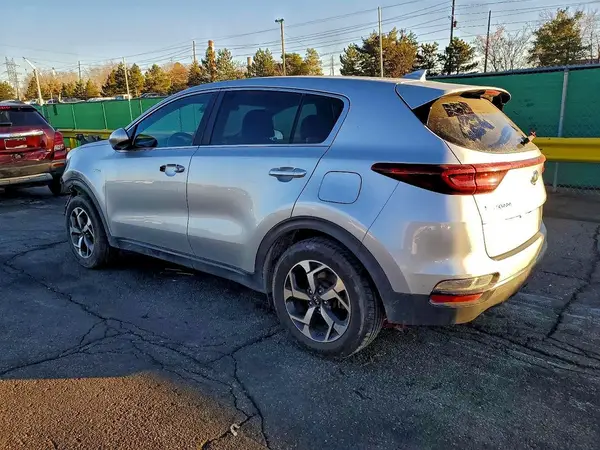 KNDPMCAC5M7929479 2021 KIA SPORTAGE - Image 2