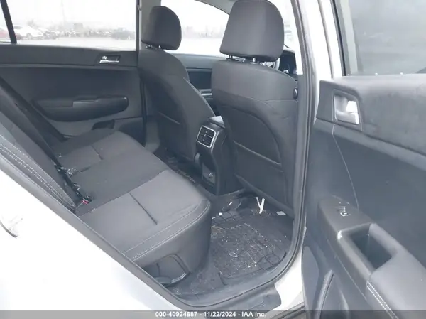 KNDPMCAC5N7021793 2022 KIA SPORTAGE - Image 8