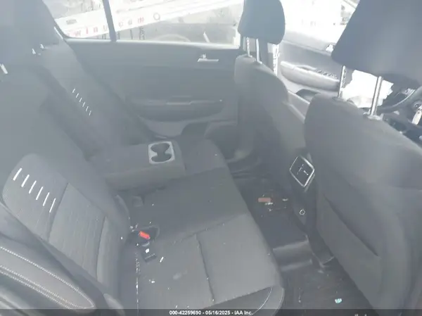 KNDPMCAC6H7032063 2017 KIA SPORTAGE - Image 8