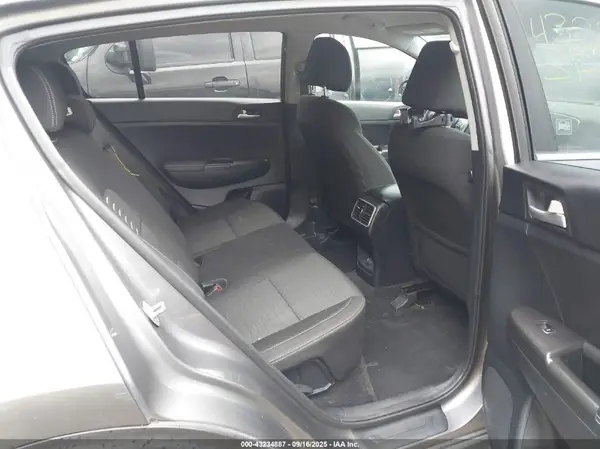 KNDPMCAC6H7035187 2017 KIA SPORTAGE - Image 8