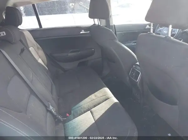 KNDPMCAC6H7039269 2017 KIA SPORTAGE - Image 8