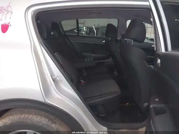 KNDPMCAC6H7042799 2017 KIA SPORTAGE - Image 8