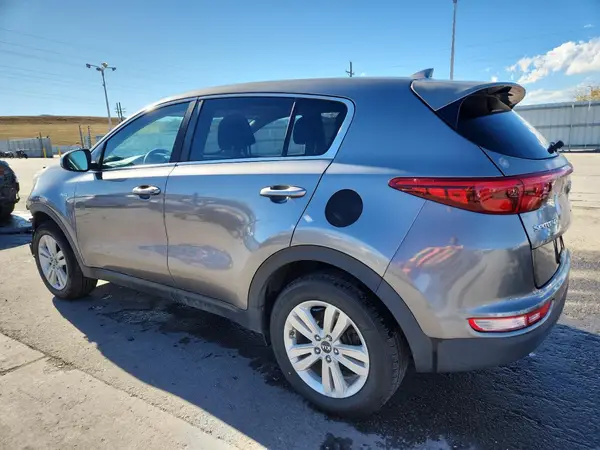 KNDPMCAC6H7056945 2017 KIA SPORTAGE - Image 2