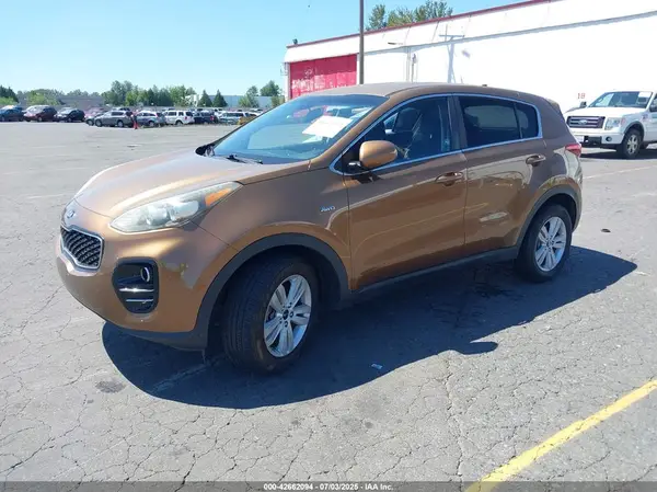 KNDPMCAC6H7069565 2017 KIA SPORTAGE - Image 2