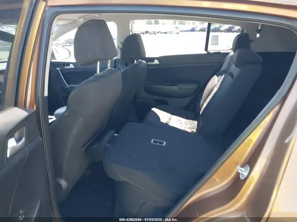 KNDPMCAC6H7069565 2017 KIA SPORTAGE - Image 8