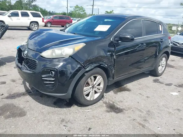 KNDPMCAC6H7070716 2017 KIA SPORTAGE - Image 2