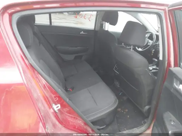 KNDPMCAC6H7076189 2017 KIA SPORTAGE - Image 8