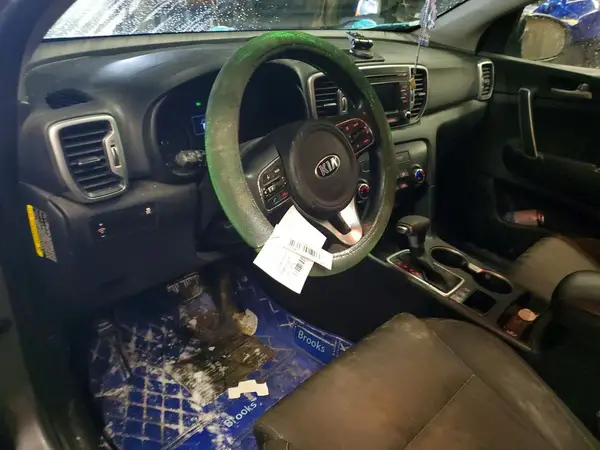 KNDPMCAC6H7077617 2017 KIA SPORTAGE - Image 8