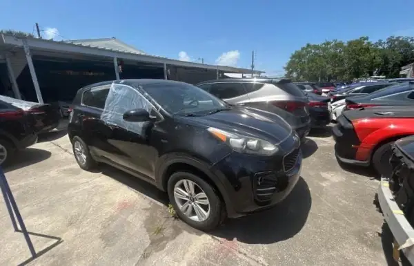 KNDPMCAC6H7079335 2017 KIA SPORTAGE - Image 1