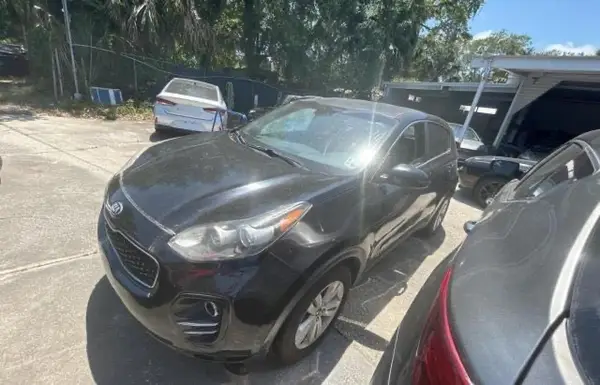 KNDPMCAC6H7079335 2017 KIA SPORTAGE - Image 2