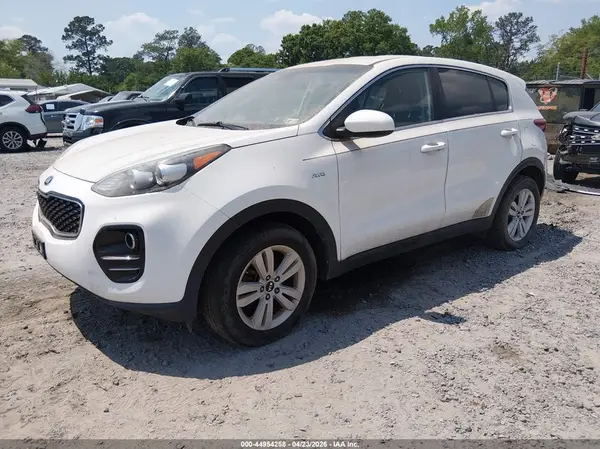 KNDPMCAC6H7085961 2017 KIA SPORTAGE - Image 2