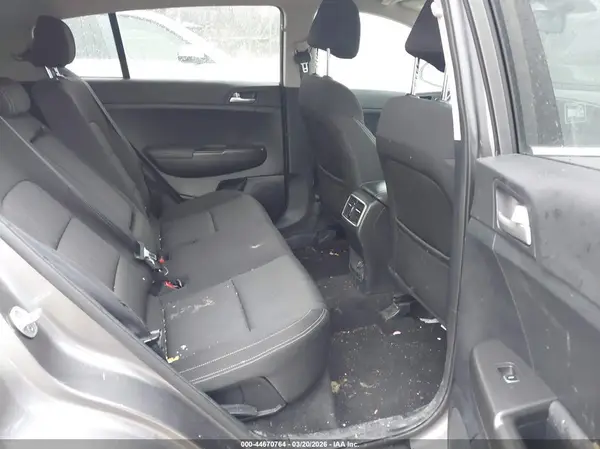 KNDPMCAC6H7095048 2017 KIA SPORTAGE - Image 8