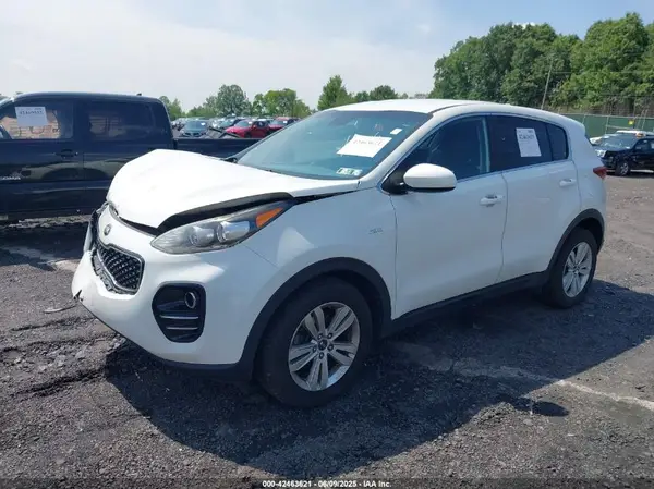 KNDPMCAC6H7096300 2017 KIA SPORTAGE - Image 2