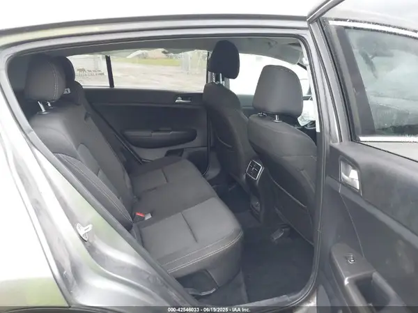 KNDPMCAC6H7102516 2017 KIA SPORTAGE - Image 8