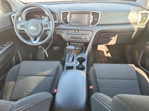 KNDPMCAC6H7111667 2017 KIA SPORTAGE - Image 8
