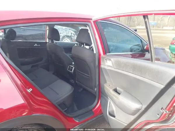 KNDPMCAC6H7112768 2017 KIA SPORTAGE - Image 8