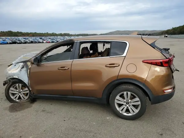 KNDPMCAC6H7115458 2017 KIA SPORTAGE - Image 2