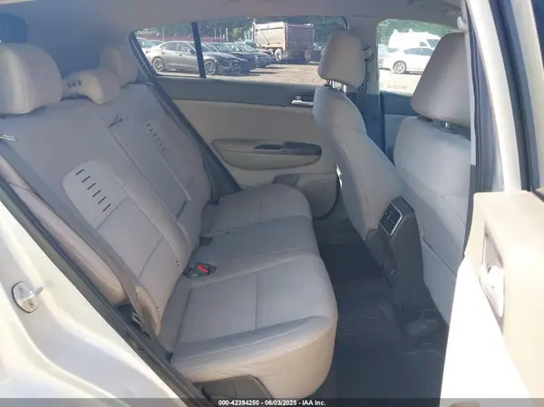 KNDPMCAC6H7115492 2017 KIA SPORTAGE - Image 8