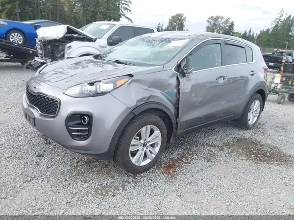 KNDPMCAC6H7129537 2017 KIA SPORTAGE - Image 2