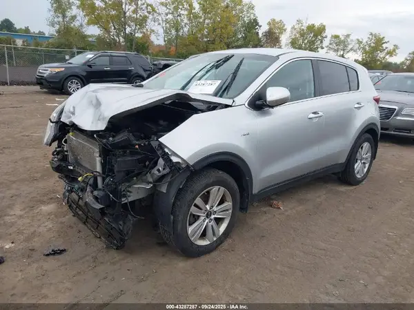KNDPMCAC6H7144958 2017 KIA SPORTAGE - Image 2