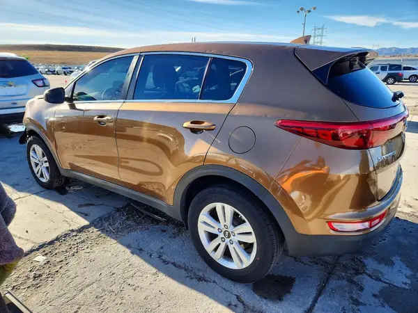 KNDPMCAC6H7168175 2017 KIA SPORTAGE - Image 2