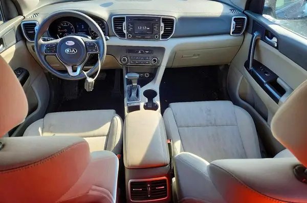 KNDPMCAC6H7177930 2017 KIA SPORTAGE - Image 8