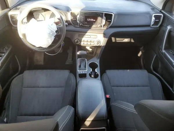 KNDPMCAC6H7229038 2017 KIA SPORTAGE - Image 8