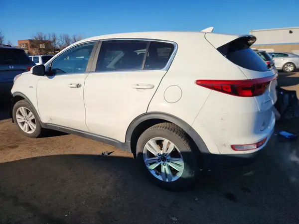 KNDPMCAC6H7238385 2017 KIA SPORTAGE - Image 2