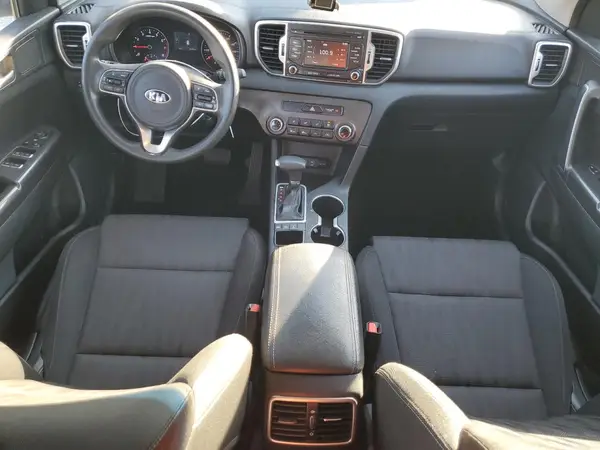 KNDPMCAC6H7239083 2017 KIA SPORTAGE - Image 8